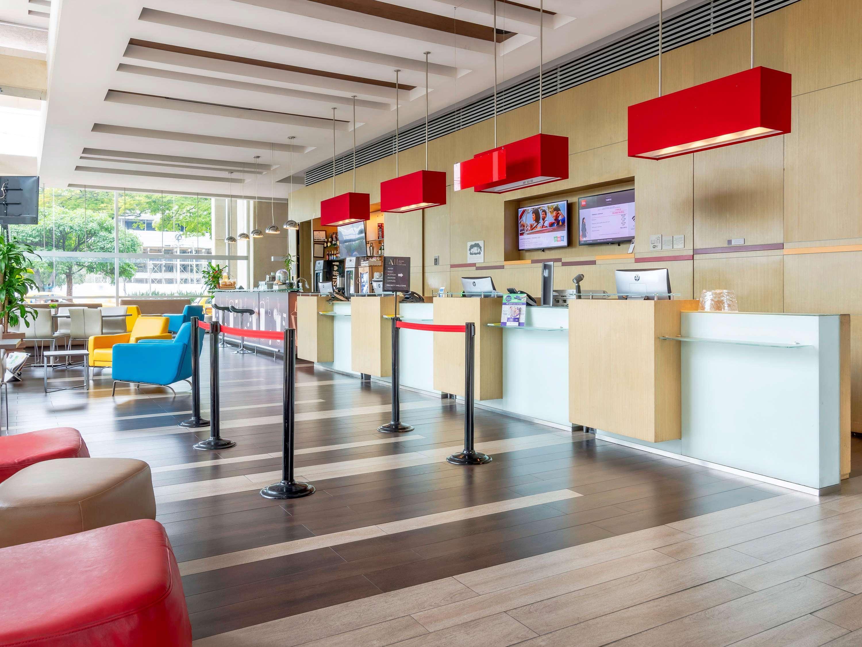 Ibis Medellin Hotell Exteriör bild