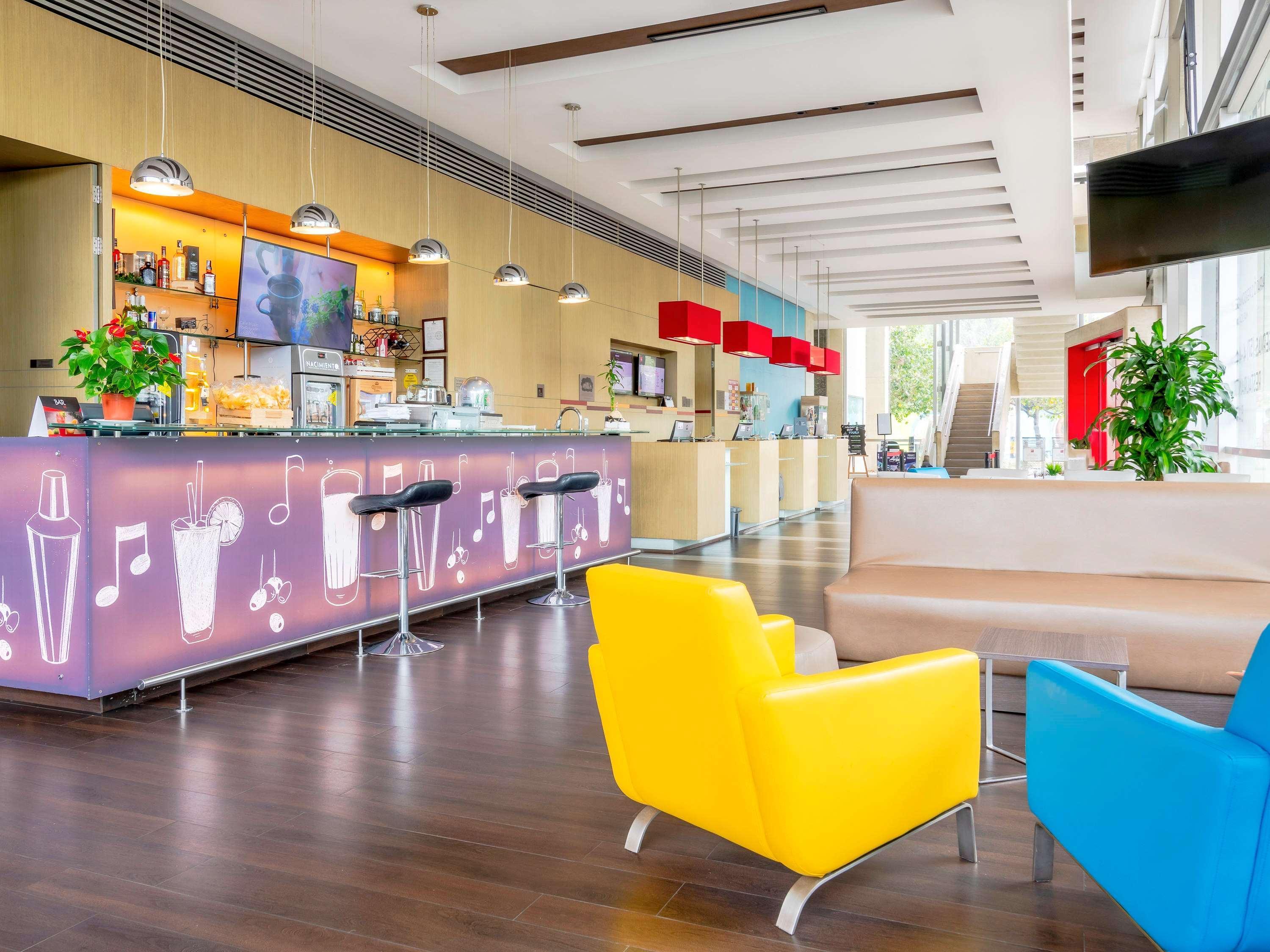 Ibis Medellin Hotell Exteriör bild