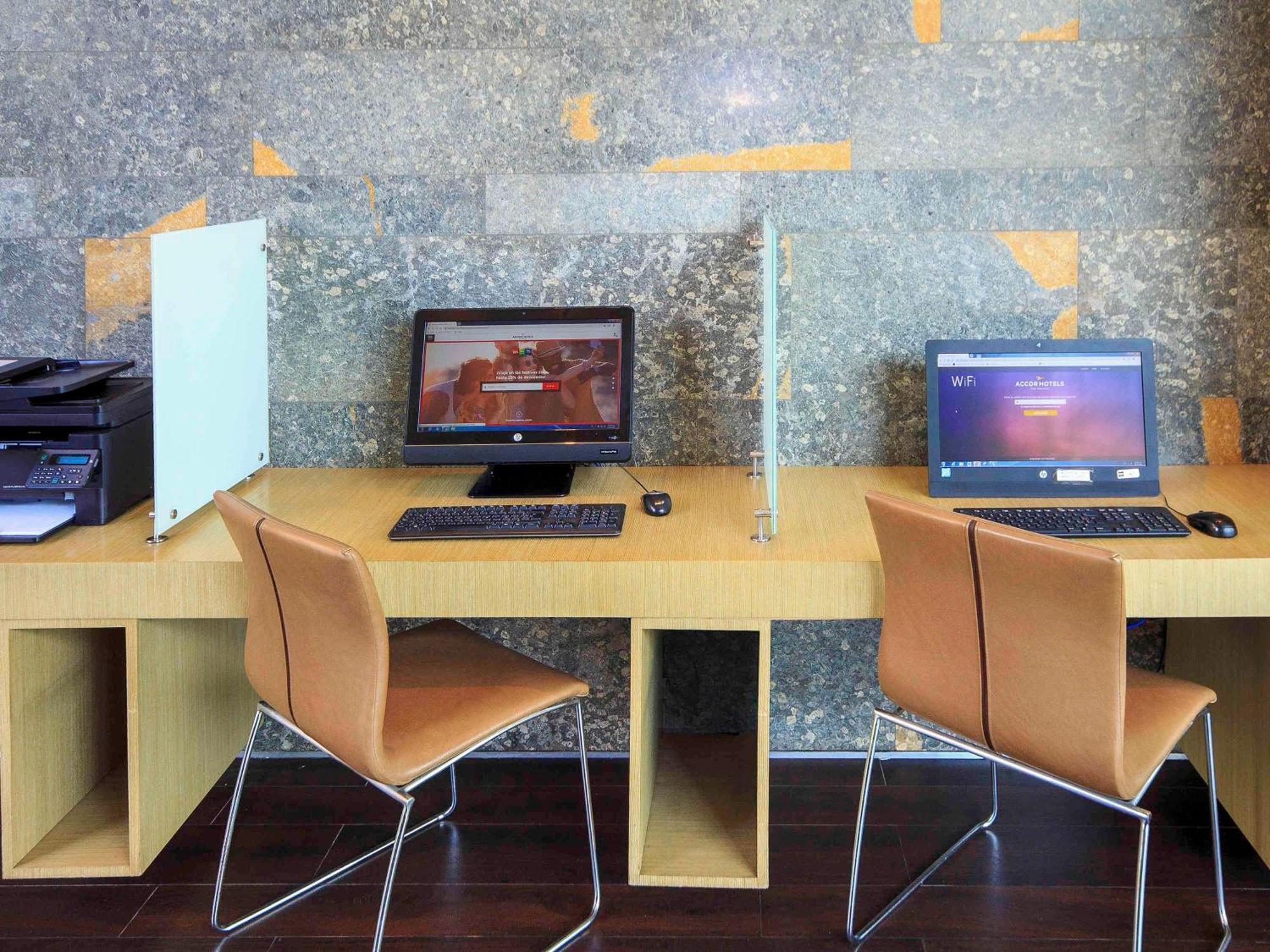 Ibis Medellin Hotell Exteriör bild