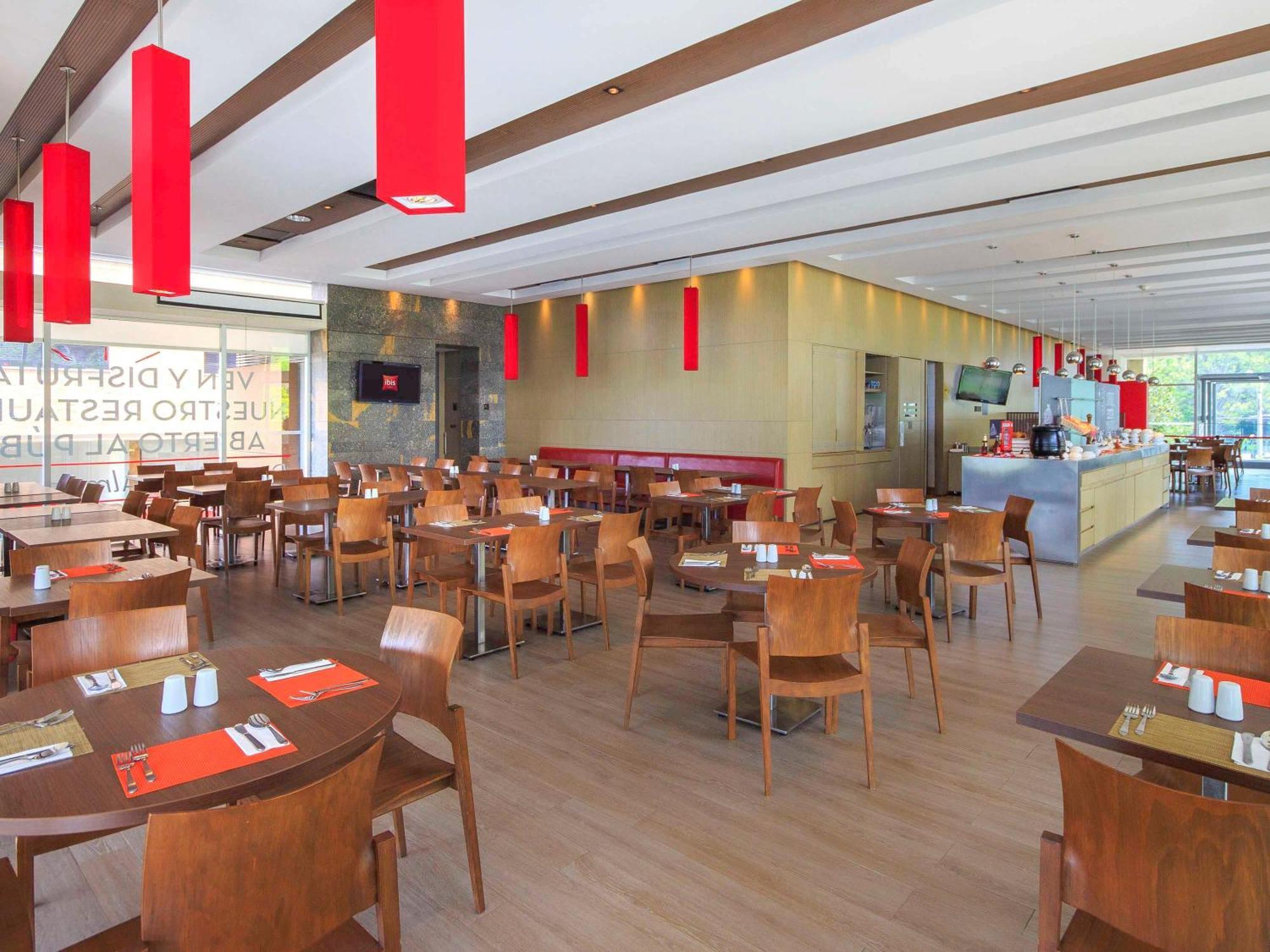 Ibis Medellin Hotell Exteriör bild