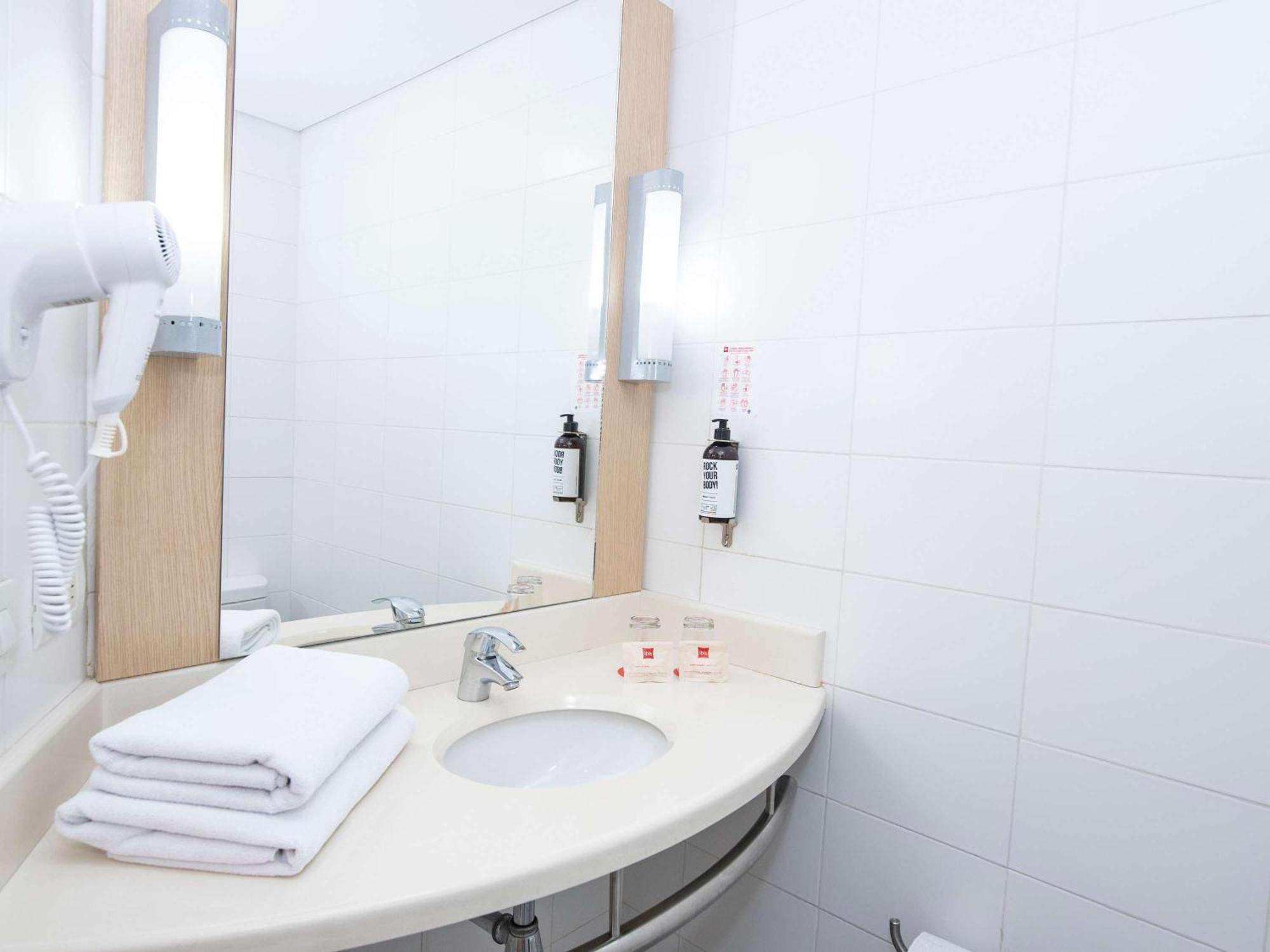 Ibis Medellin Hotell Exteriör bild