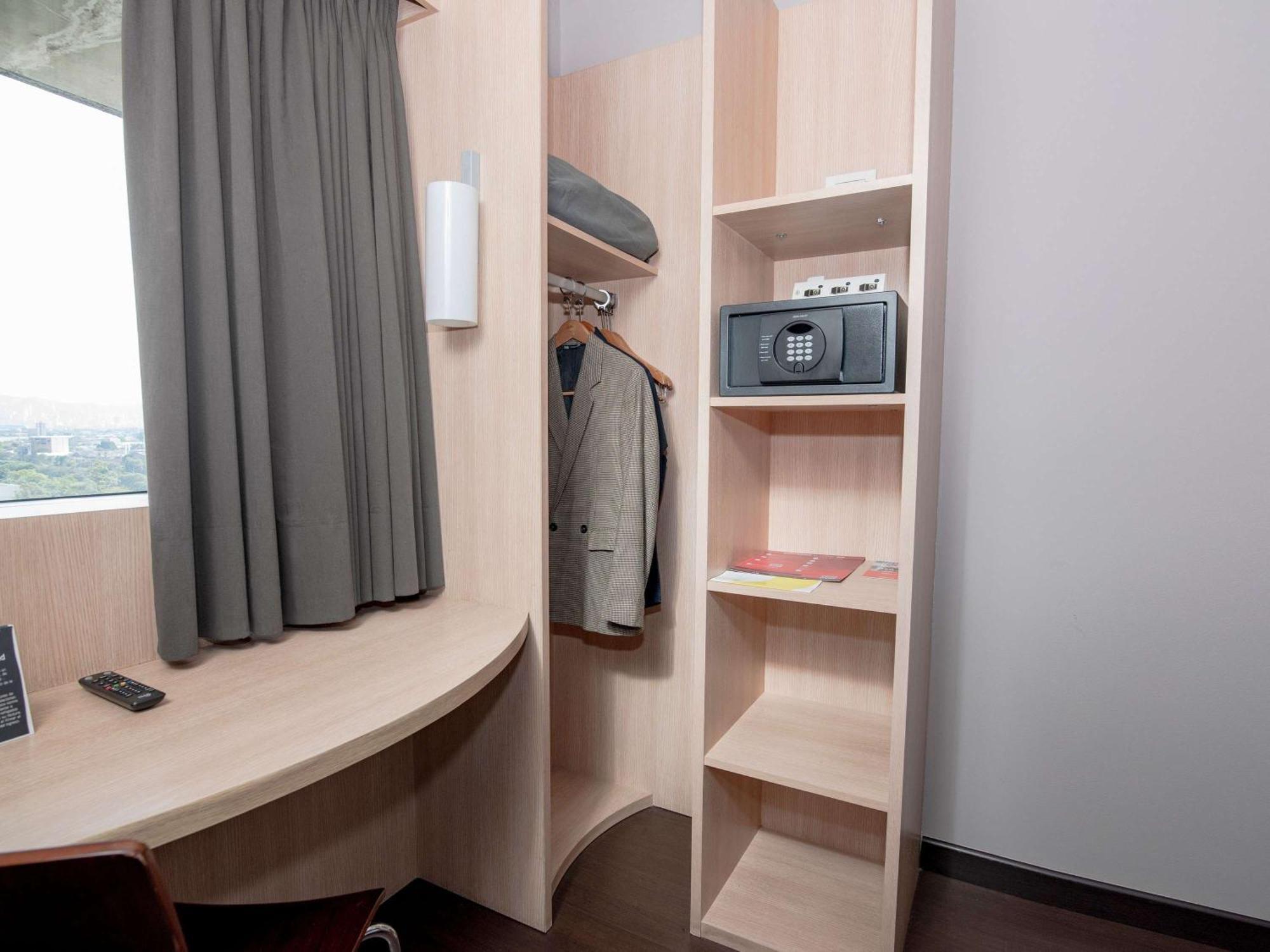 Ibis Medellin Hotell Exteriör bild