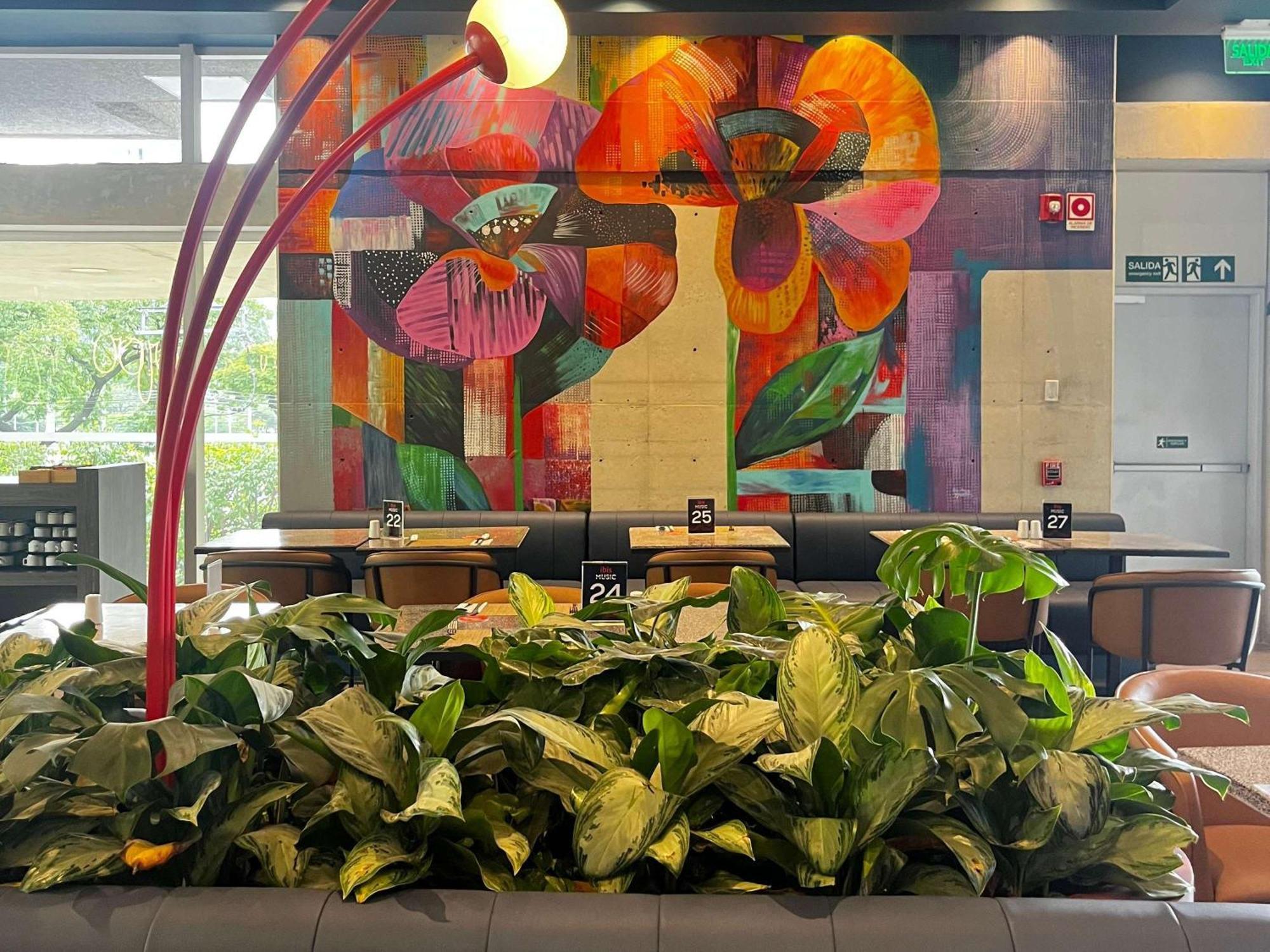 Ibis Medellin Hotell Exteriör bild