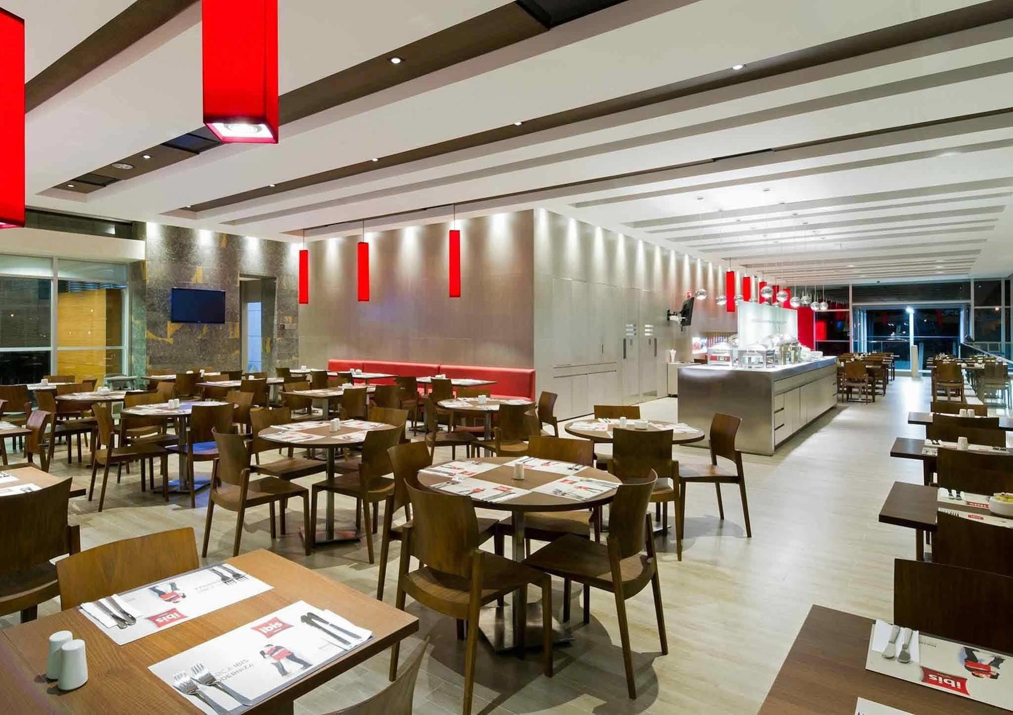 Ibis Medellin Hotell Exteriör bild