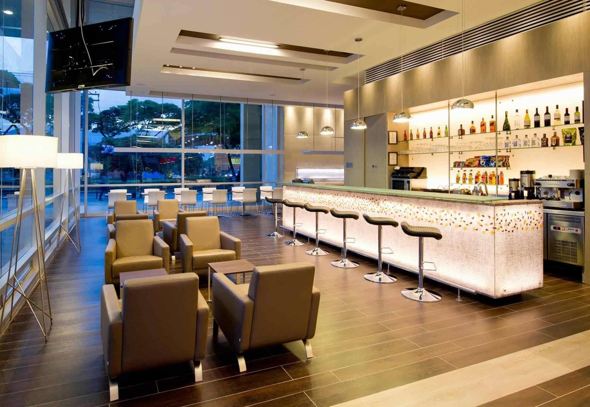 Ibis Medellin Hotell Exteriör bild