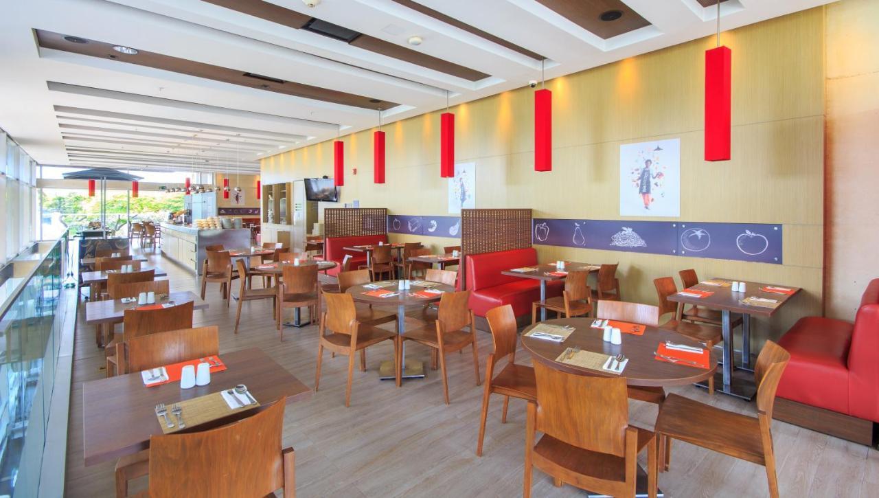 Ibis Medellin Hotell Exteriör bild
